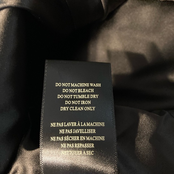 Blank NYC Suede Skirt. - Picture 11 of 11